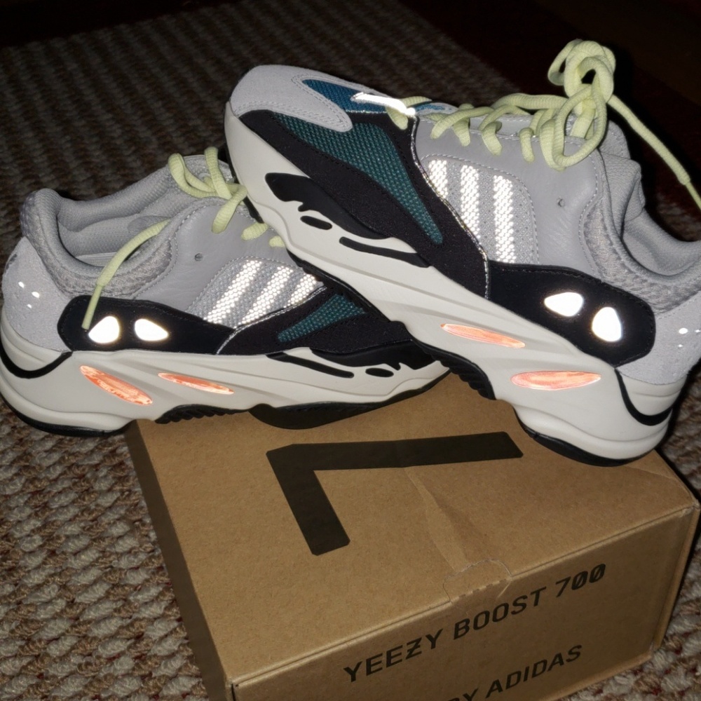 700 yeezy boost